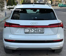  2 Audi e-tron 55 Quattro 2023