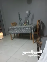  2 طاولة صفرا خشب زان بالكامل مع كرسيين