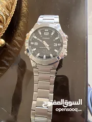  1 ساعة كاسيو استعمال خفيف نظيفه عقارب و ديجتال