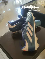  3 حذاء رياضي ماركة اديداس ملبوس لمرة واحدة فقط
