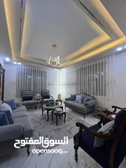  24 فيلا شبه قصر للبيع 3 طوابق