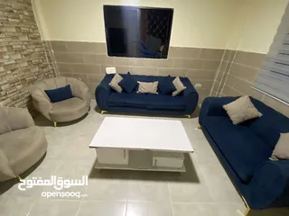  2 طقم كنب للبيع بداعي السفر