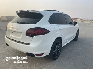  10 Porsche Cayenne GTS 2013