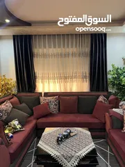  4 برداي مع طاولة خشب مع مكنسة كهربا تركية