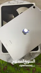  1 ‏iPad Air خمسة نظيف مع الفاتورة مع الشحن كل شي موجود بال اللي يجي إن شاء الله ما راح اقصر وياه