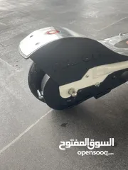  6 Razor - E200 Electric Scooter