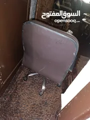  2 كرسي مكتب جلد اصلي الحجم لكبير