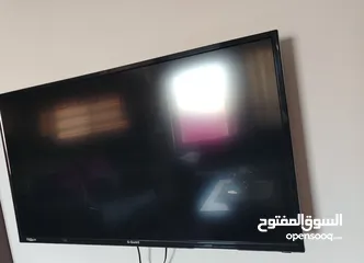  1 شاشه تلفزيون للبيع 42 انش