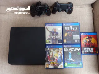  1 بلاي ستيشن 4 مستعمل بحاله جيده جدا مع ايدتين
