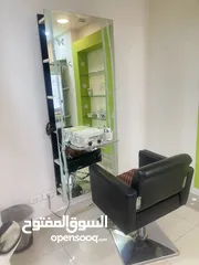  14 صالون سيدات للبيع مقابل جامعة الاميرة سمية وبالقرب من الجامعة الأردنية