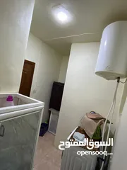  8 شقة للبيع في المهندسين 350 متر مربع طابق 3 مع روف كبير مميزة جداً من المالك