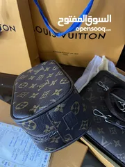  3 Louis Vuitton hand bag