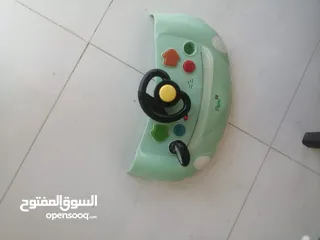  10 كرسي طعام +هزازه تشتغل على البطاريات السعر على التلفون+كراجه اطفال