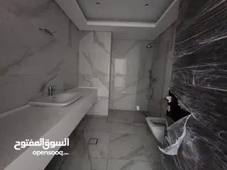  17 شقة فارغة للبيع بين الدوار الرابع و الخامس(عدد 2 ) - ref: 14611