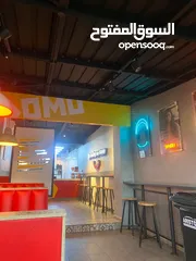  1 مطعم للبيع مجمع الداود على الشارع العام مكان مزدحم مجهز بالكامل جيب موظفينك واشتغل والرزق على الله