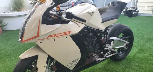  4 KTM 1190 RC8