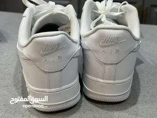  8 حذاء Nike Air Force 1 أبيض جديد – مقاس 43