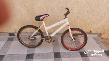  1 دراجة هوائية رقم 20 السعر120د قابل للنقاش