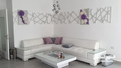  22 .صالون للعناية بالاظافر و سبا    .                          .Nails Spa &More .
