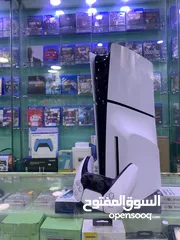  2 بلايستيشن 5 سلم معها كفاله سنه  1 تيرا نسخة سيديه معو ايد أصليه وجميع اغراضو أو وصلاته اصليه سعرو.