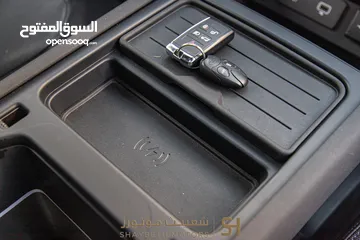  4 Land Rover Defender 2023 X-dynamic plug in hybrid  Urban package