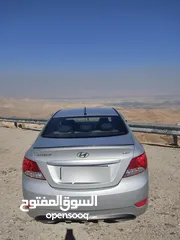  2 هيونداي اكسنت للبيع 4 غيار ديزل