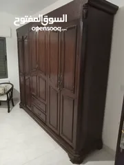  1 خزانة غرفة نوم خشبية كبيرة (6) أبواب