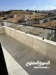  12 شقة اخير مع روف/ مساحة 176م/ ترس واسع جداً و مطل على شارعين/ صرف صحي واصل