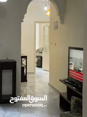  2 شقة مفروشة للإيجار طابق أرضي بام السماق 300 م داخلي 170 م وترس امامي 30 م وحديقة 100م