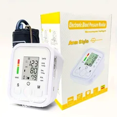  1 جهاز قياس ضغط الدم الرقمي الجزء العلوي من الذراع أوتوماتيكي بالكامل، للاستخدام الاحترافي