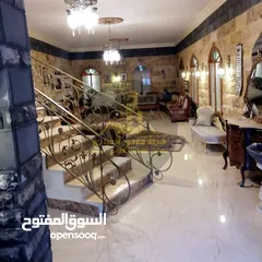  7 شبه قصر للبيع في أجمل مناطق الجبيهة بسعر لقطة تصلح للسكن أو مقر ديوان
