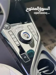  16 كايا نيرو  هايبرد (بنزين+كهرباء ) فل الفل  فتحة سقف  لون مميز اضافات مميزة /2022 جناح اسود