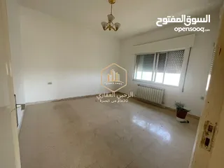  11 شقة / للايجار / 3نوم / مطلة / الجاردنز