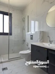  3 شقه في البيره قرب شارع القدس