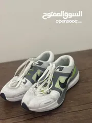  2 حذاء رياضي ماركه nike اوروبي للبيع