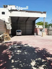  5 ساحه  مع  بركس وغرفه  مساحة 300  متر