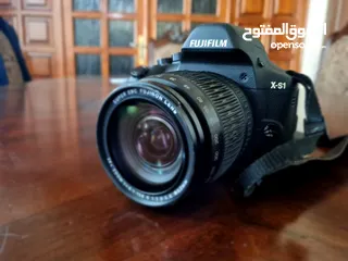  6 Fujifilm X-S1 DSLR Camera