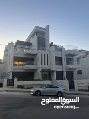  31 طابق ارضي 250 م +160 حديقه و ترس عبدون بقرب سفاره اوكرانيا و تاج مول تشطيبات فندقي فخمه حديثه