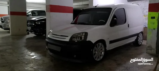  9 بيجو بارتنر مميز للبيع فان بيجو 2011 للبيع كاش