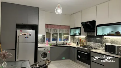  2 شقه بالجندويل للبيع
