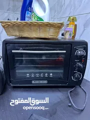  1 Black and decker Oven used only few times