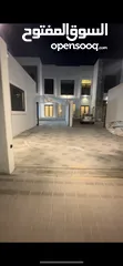  4 فيلا مقسمة (2) تاون هاوس مؤجرات   مع ملحقين مؤجرين