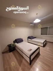  2 شقة فارغة - شارع مكة - 3نوم 1ماستر - 268م - بإطلالــــه مميزة - قرب الخدمات العامة