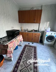  3 متوفر شاغر (لصبايا عدد 2 )في غرفه مشتركه