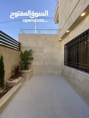  25 شقة فاخر شبة ارضي في طريق المطار الحويطي 170 متر داخلي و خارجي 170 متر بسعر مميز وتشطيب فلل