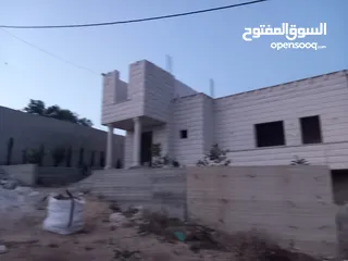  9 منزل للبيع