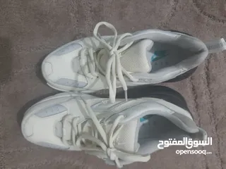  10 شروة احذيه  البيع كامل الكميه 30 حبه