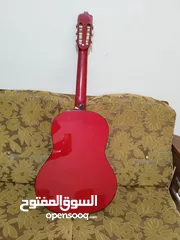  3 جيتار مستعمل بحالة ممتازة