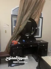  1 غرفه كامله سرير و كبت و كبت صغير و كمدينو2و تسريحه و كبت صغير