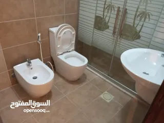  9 شقه للبيع ضاحية الرشيد خلف جامعة الاميره سميه